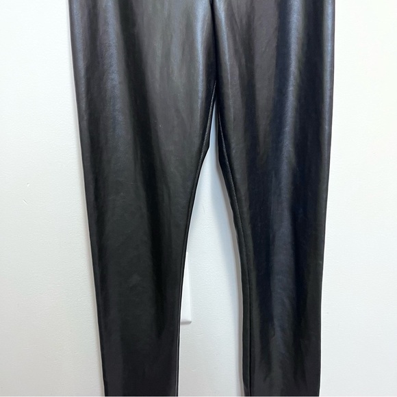 Aritzia High-waisted Vegan Leather legging - Picture 6 of 10